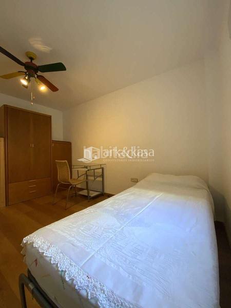 Foto 700261f0-e9d9-44dc-9a0d-b616f1cdbd61. Alquiler piso alquiler de piso con garaje en emilio lluch. Vara de Quart. patraix. en Valencia