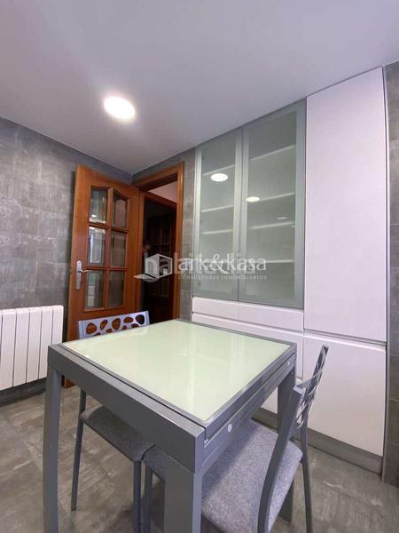 Foto 9d879b52-41d3-4574-b2cd-9c2fdd23c3f6. Alquiler piso alquiler de piso con garaje en emilio lluch. Vara de Quart. patraix. en Valencia