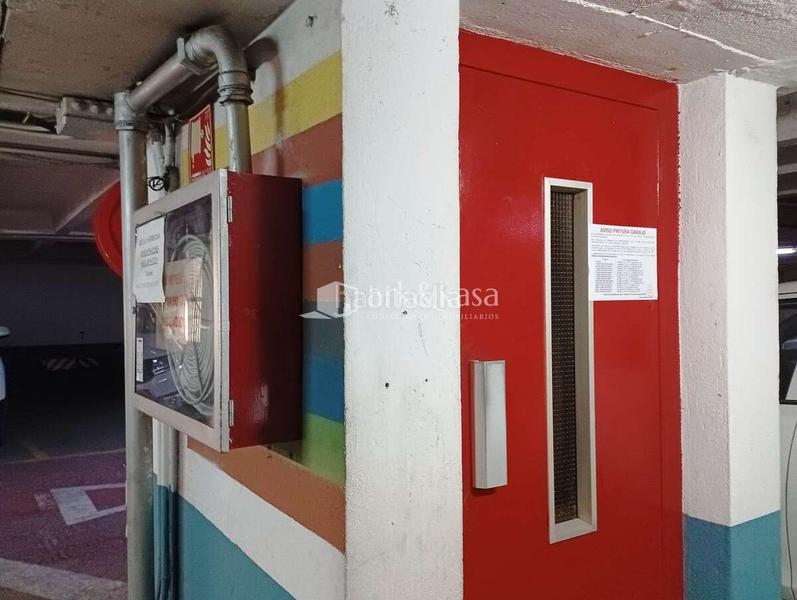 Foto 6fff10a8-89ae-4d18-94d5-1e025fc20529. Aparcament cotxe a La Xerea Valencia