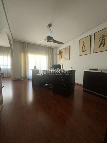 Foto 081fc659-fb3e-4a69-9099-6fe4e498f6b1. Rent flat with heating parking in Russafa Valencia