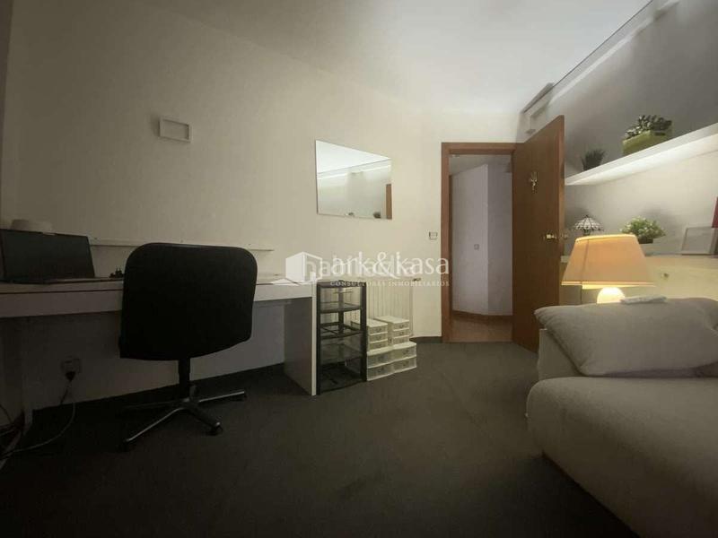 Foto 28d553ba-e787-4aca-aa86-3b2d9e10828c. Rent flat with heating parking in Russafa Valencia