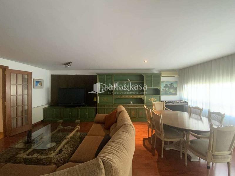 Foto 3e50af0e-9ff0-48e9-9ae1-df394317f2e6. Rent flat with heating parking in Russafa Valencia