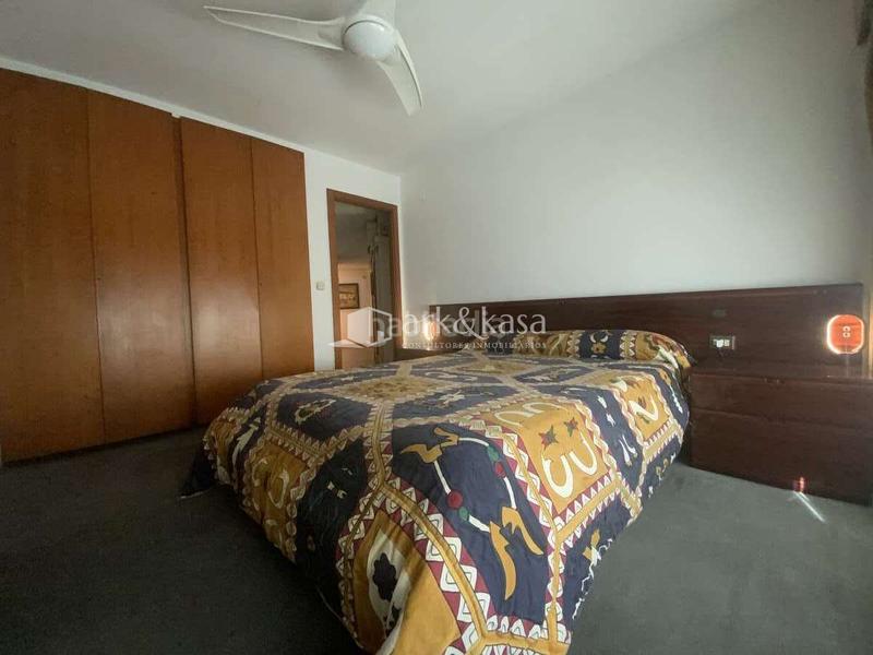 Foto 45610e1f-ce61-41eb-9698-f8104dc0bbec. Rent flat with heating parking in Russafa Valencia