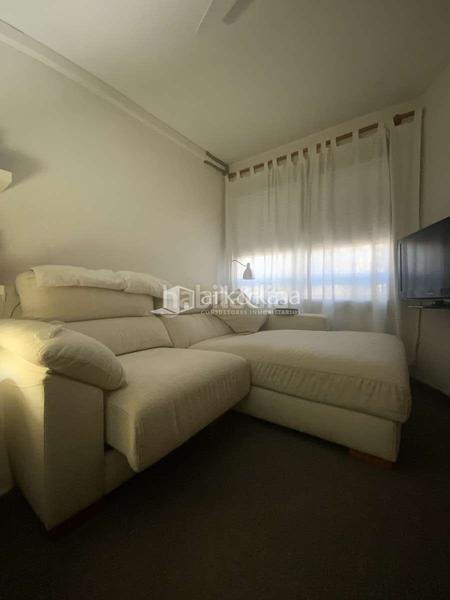 Foto 4f714fa1-226a-44f2-b58d-cf88841c3b34. Rent flat with heating parking in Russafa Valencia