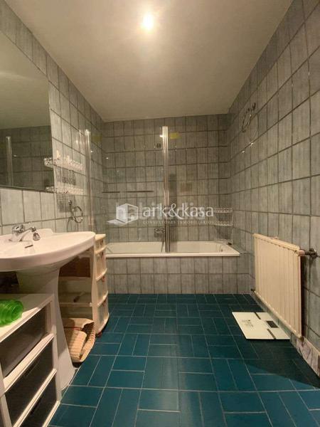 Foto 62c9ec76-aab1-46d5-8b6d-febfb5269523. Rent flat with heating parking in Russafa Valencia