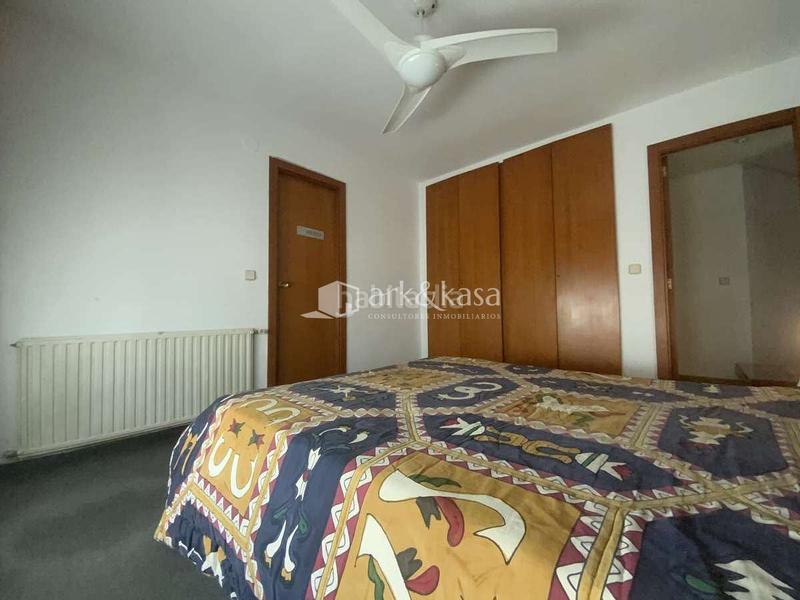 Foto 66255b70-4c35-4a74-b10f-3a0f76df8b38. Rent flat with heating parking in Russafa Valencia