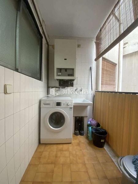 Foto 7f318f89-eec4-4ecc-8056-b6d82aba00ec. Rent flat with heating parking in Russafa Valencia
