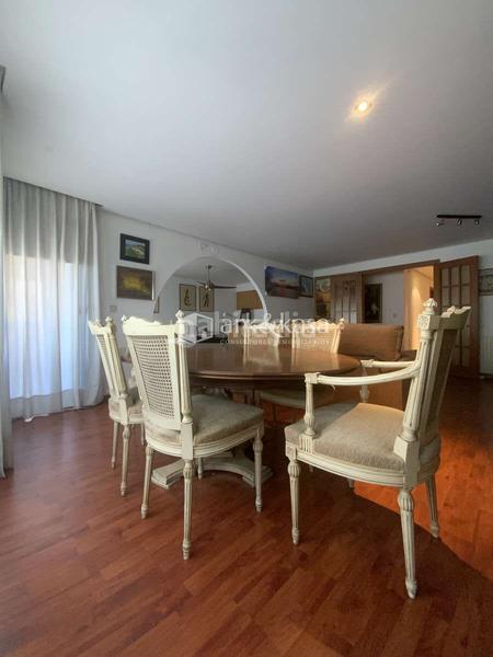 Foto ca6fea26-cc44-481c-bdef-c2eed04ee795. Rent flat with heating parking in Russafa Valencia