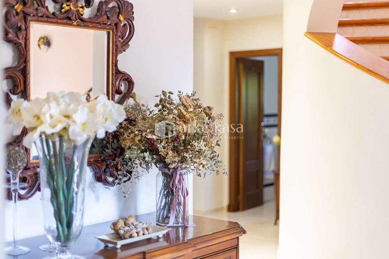 Foto 01041350-cb25-4743-9107-5e67d6e98c76. Xalet amb calefacció aparcament piscina a Entrepinos Eliana (l´)