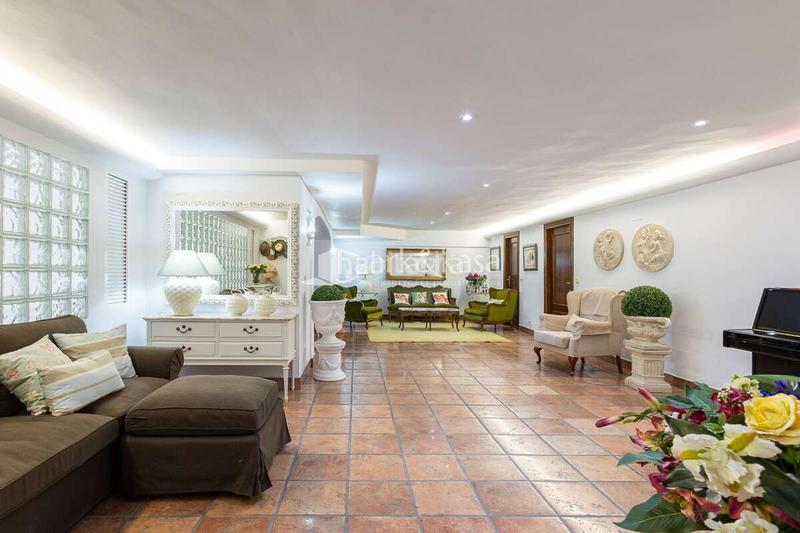 Foto 0ce23019-8119-48d8-8b31-a2afa85a2fbe. Xalet amb calefacció aparcament piscina a Entrepinos Eliana (l´)