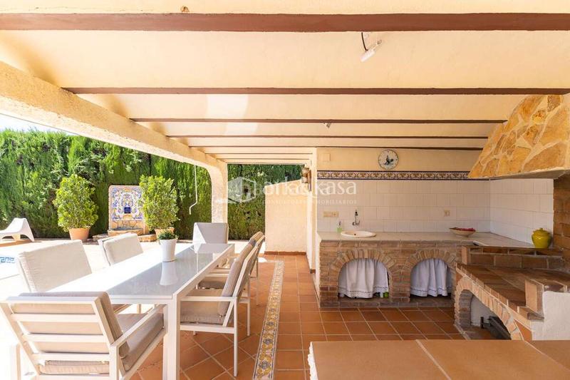 Foto 2d3b9109-9ffc-4826-9b8f-0cf8428d7d40. Xalet amb calefacció aparcament piscina a Entrepinos Eliana (l´)