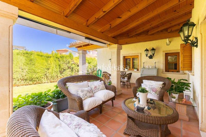 Foto 3312a880-2008-4462-8eec-1cdc37e42751. Xalet amb calefacció aparcament piscina a Entrepinos Eliana (l´)