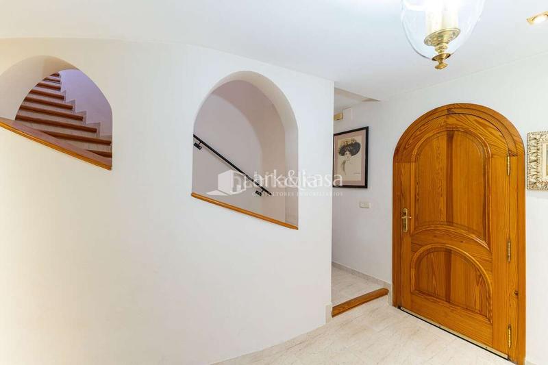 Foto b2a245a2-cc60-4781-b1c2-3d6af72cc0e2. Xalet amb calefacció aparcament piscina a Entrepinos Eliana (l´)