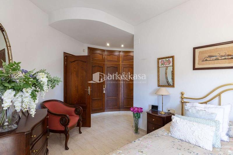 Foto c1da9ef5-1b5f-4686-aae8-e9492e4d14ae. Xalet amb calefacció aparcament piscina a Entrepinos Eliana (l´)