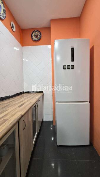 Foto d9eaa055-d4f9-45f7-9107-2fe3c30bdb87. Flat with heating in Russafa Valencia