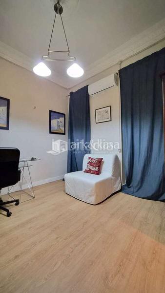 Foto dc759733-4807-47f9-b0b9-fcd305ee827b. Flat with heating in Russafa Valencia