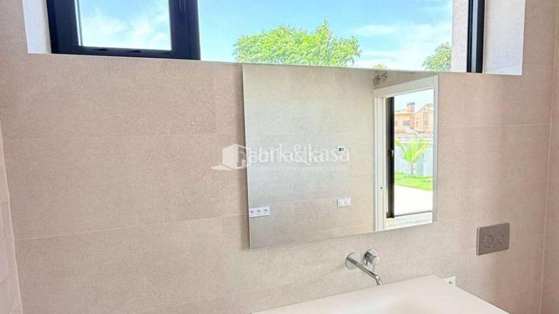 Foto 251b5eb3-b3a3-424a-97f7-93450d11fbc4. Chalet avec parking piscine dans Torre en Conill-Cumbres de San Antonio Bétera