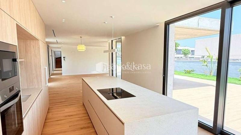 Foto ae379e3c-b9b2-4d60-a718-6c8363373536. Chalet avec parking piscine dans Torre en Conill-Cumbres de San Antonio Bétera