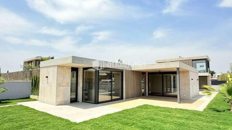 Foto c0db62ba-4c12-4578-8284-114b31f3ae4c. Chalet avec parking piscine dans Torre en Conill-Cumbres de San Antonio Bétera