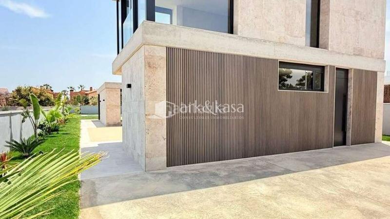 Foto f37a1255-7cb1-4732-8710-b3ebd8ec7307. Chalet avec parking piscine dans Torre en Conill-Cumbres de San Antonio Bétera