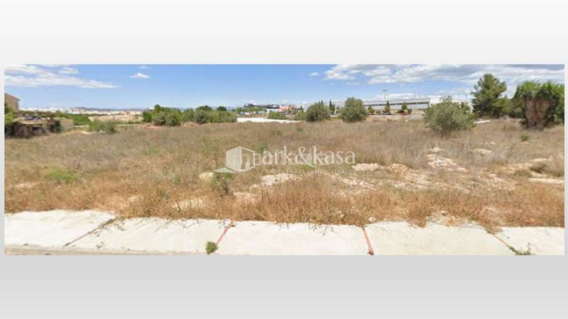 Foto ffbc2d73-dc37-4a6c-8d62-b9222bfd9ce2. Terreny residencial a El Paraíso-Los Almendros Eliana (l´)