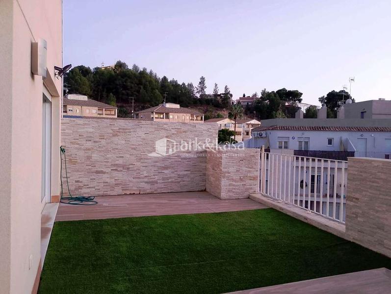 Foto 0a8c3760-e5e7-4e6b-86e3-524d6420632f. Ático semiático venta en Casco Urbano Náquera