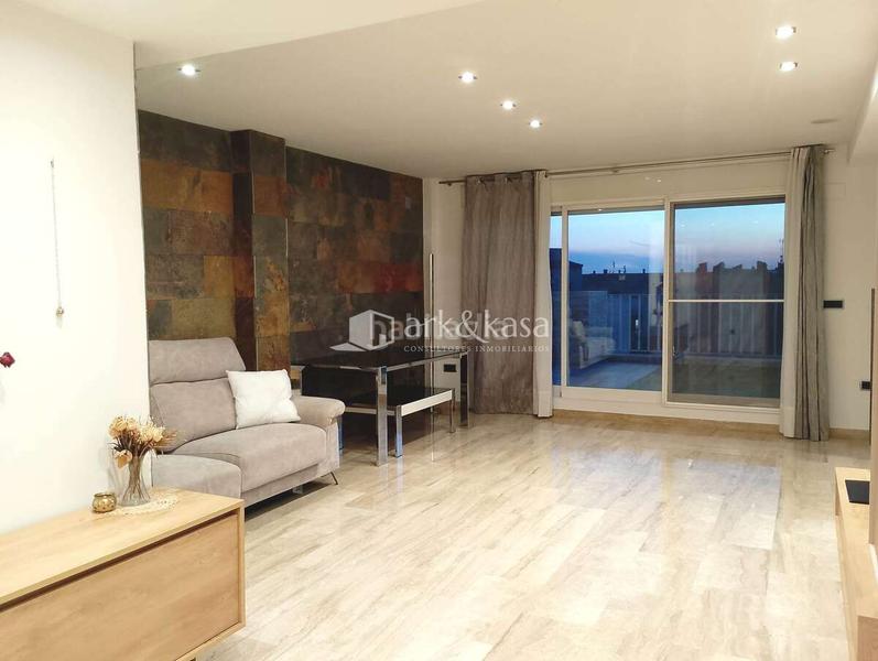 Foto e2d635a9-e490-4cb2-82d9-fd8c817a1eb2. Ático semiático venta en Casco Urbano Náquera