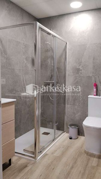 Apartamento venta zona ciudad de la justicia con licencia turística en Valencia - Imagen 2