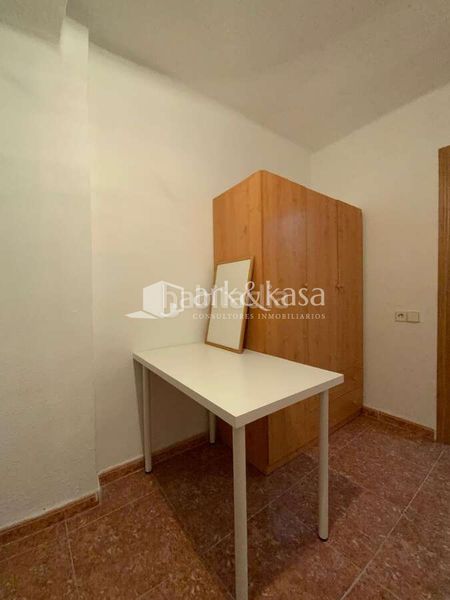 Foto 64803da1-d18c-478e-9b6b-c542e89c90b0. Rent flat in Ciutat Jardí Valencia