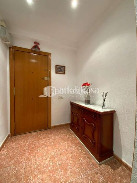 Foto eafbfe47-d725-43ce-ac27-050d67af1efd. Rent flat in Ciutat Jardí Valencia