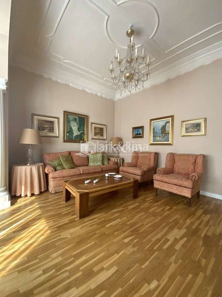 Foto 1232f715-8e75-4c48-a19b-303e925a0800. Rent flat in Aiora Valencia