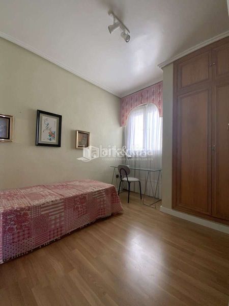 Foto f67aa50d-d78e-4585-81f8-24dea6aee3f6. Rent flat in Aiora Valencia