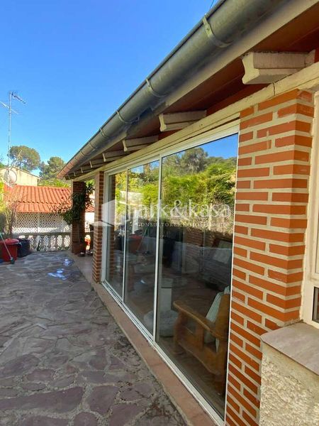 Foto 2744189b-c9bd-4661-bcfd-0e9b69b11511. Xalet amb calefacció aparcament a La Cañada Paterna