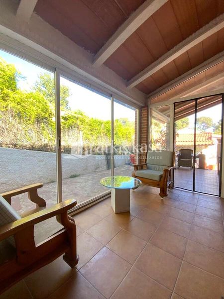 Foto 33329a3e-11db-4163-acd8-78367c08f217. Xalet amb calefacció aparcament a La Cañada Paterna