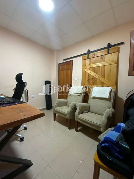 Foto bb767749-db6a-4f3d-b6c6-d0935a80fd8b. Xalet amb calefacció aparcament a La Cañada Paterna