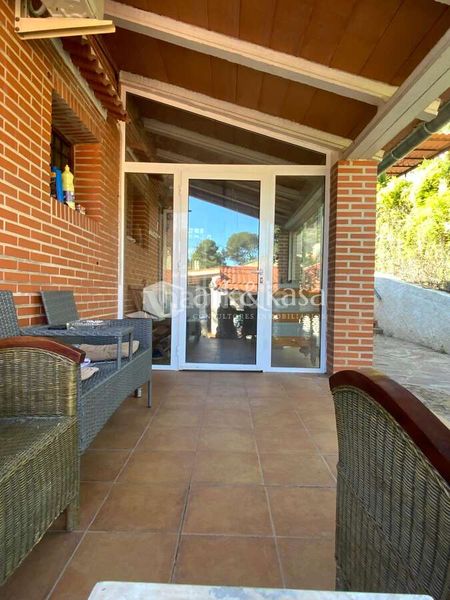 Foto cc0eb8c6-aeec-4427-b00e-2e53fca4a55d. Xalet amb calefacció aparcament a La Cañada Paterna