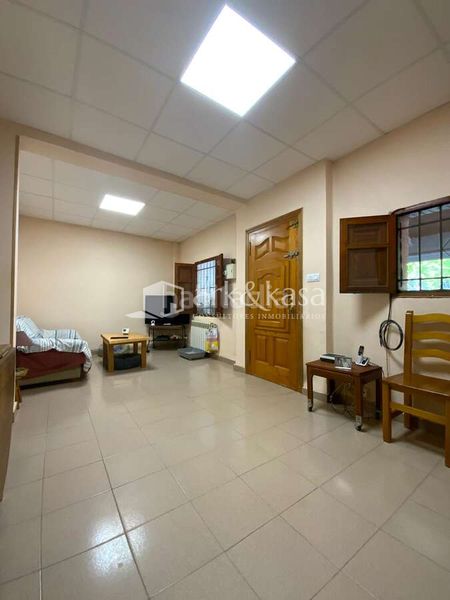 Foto df4180c0-b445-4443-b7f5-1c4c8078d730. Xalet amb calefacció aparcament a La Cañada Paterna