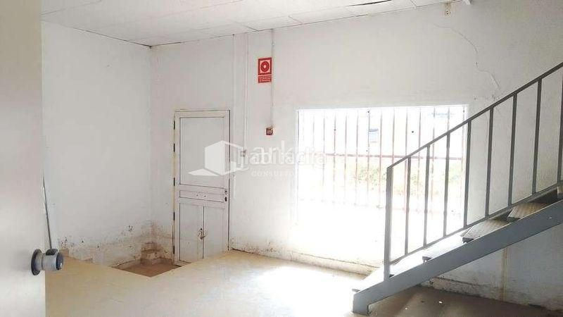 Foto 5833680c-b2a6-4bfe-9a63-7ab45210085d. Location bâtiment à usage industriel dans Beniparrell