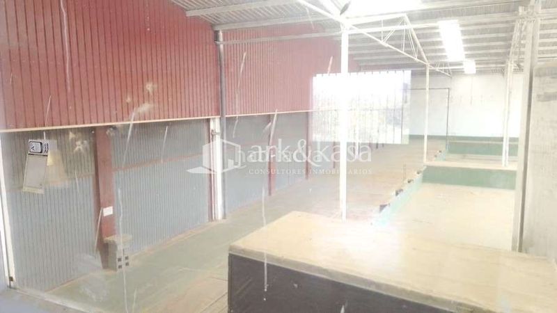 Foto 7358b66d-8768-4a26-a711-b2e832639217. Location bâtiment à usage industriel dans Beniparrell
