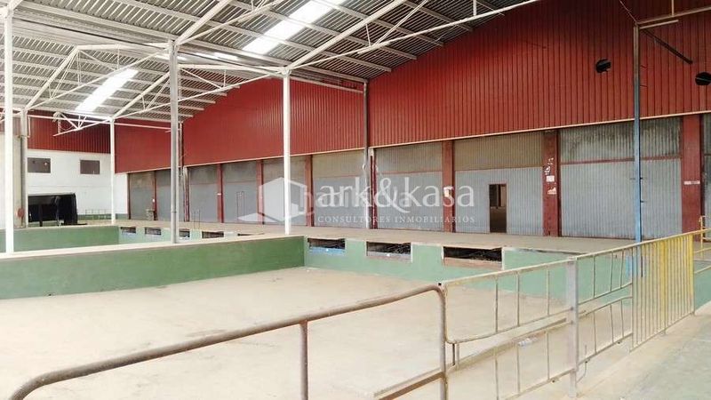 Foto a6468886-404d-453d-9a4e-8c388e8ac706. Location bâtiment à usage industriel dans Beniparrell