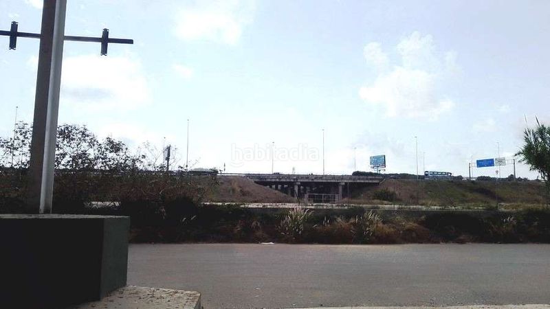 Foto b6f9a698-3f29-4a57-b462-c44e1c8a11cb. Location bâtiment à usage industriel dans Beniparrell