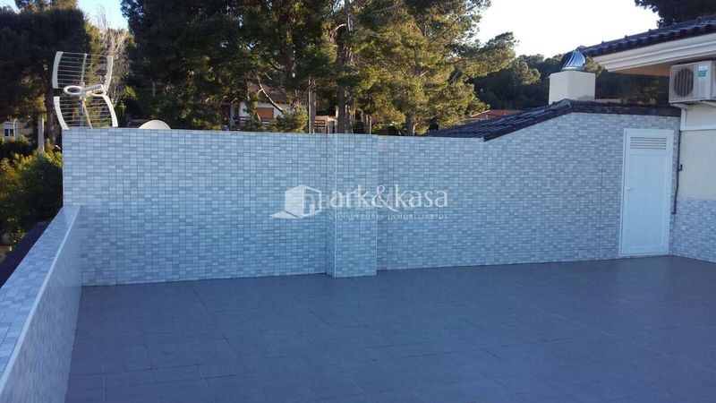 Foto 8c3e32a3-9113-44f8-a0f6-bec34d7b8d36. Chalet  individual venta en Picassent