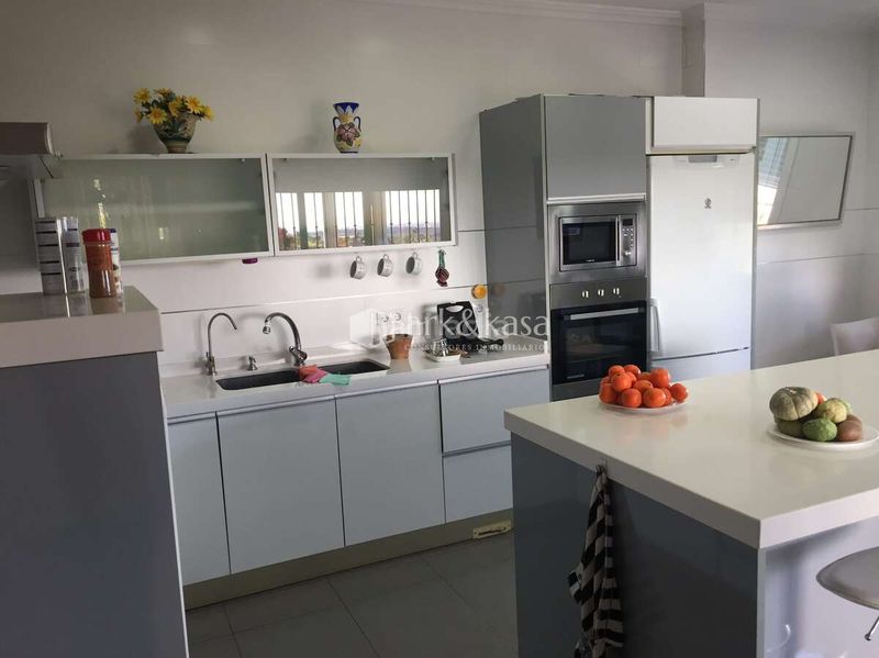 Foto b7fe91c5-ff36-45f6-ae30-725866751f0b. Chalet  individual venta en Picassent