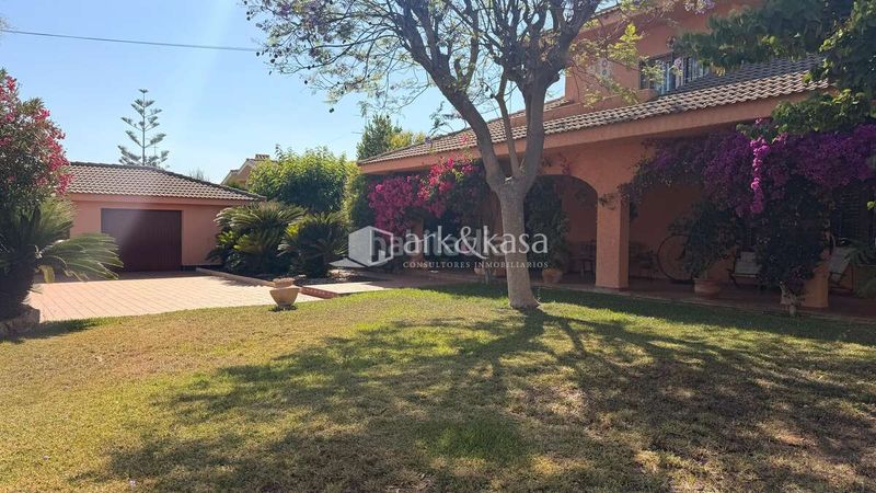 Foto 457b01db-12e0-4da1-a869-555a2027a25f. Xalet amb calefacció aparcament piscina a Rascanya Pobla de Vallbona (la)