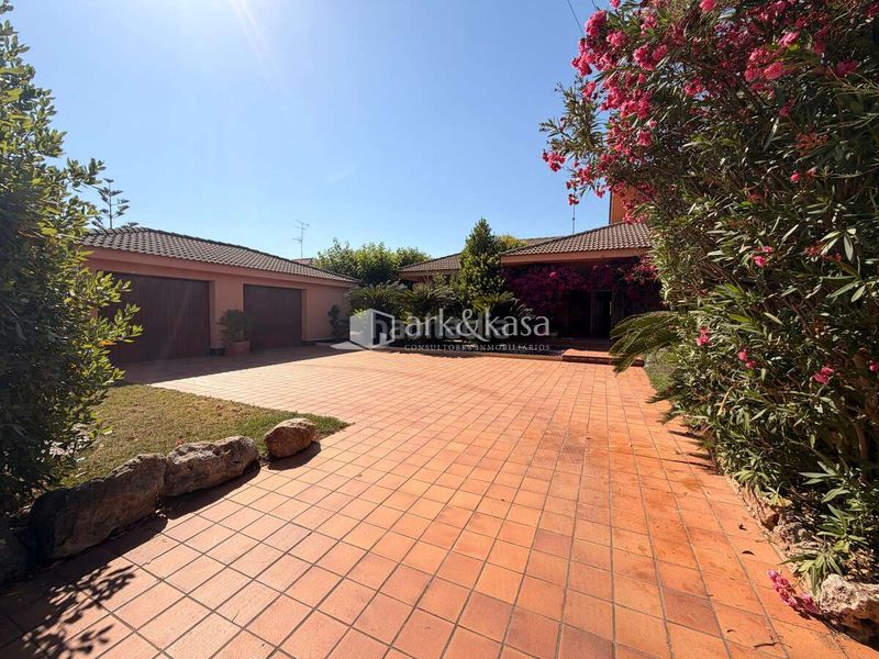 Foto ae635394-10f6-48e9-92b3-4dce64b024a0. Xalet amb calefacció aparcament piscina a Rascanya Pobla de Vallbona (la)