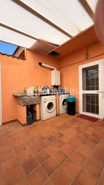 Foto e6e83d79-f685-4879-a620-bde5929f3617. Xalet amb calefacció aparcament piscina a Rascanya Pobla de Vallbona (la)