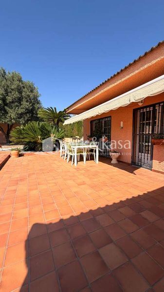 Foto f2ca117d-364d-4fdd-b85c-f90fcf8536c5. Xalet amb calefacció aparcament piscina a Rascanya Pobla de Vallbona (la)