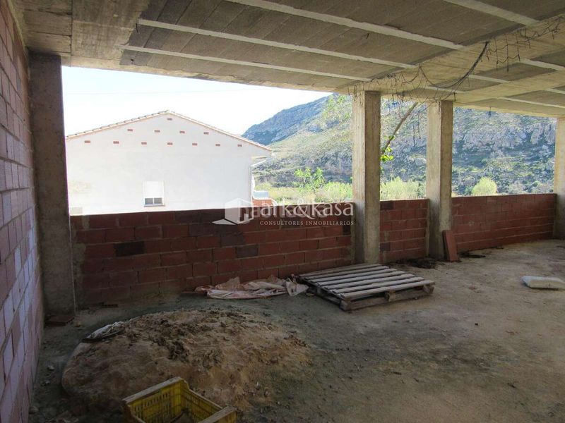Foto 30eeda76-6ea7-4d80-ac2c-6dc169b3fce7. Terreny residencial a Bugarra