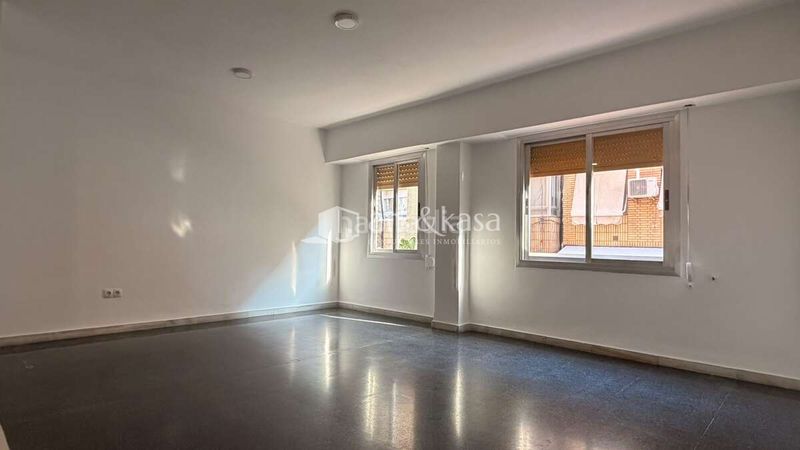 Foto a051fbbd-da6f-4504-a8c6-8c953781d079. Rent flat in Aiora Valencia