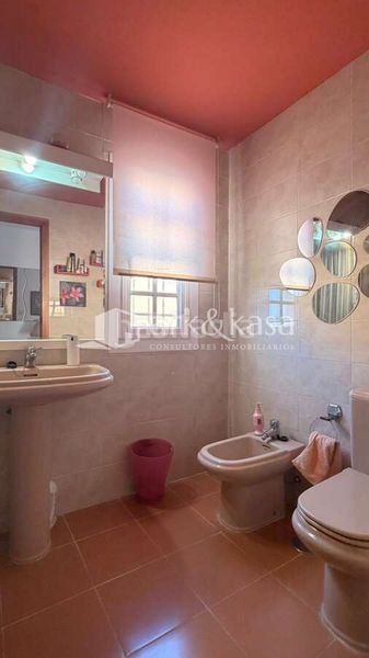Foto d2b2421b-2f52-4249-8554-c7047eace36e. Xalet amb calefacció aparcament piscina a San Antonio de Benagéber